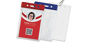 Kleurgecodeerde vinyl badgehouders - Creditcardformaat (CR80)
